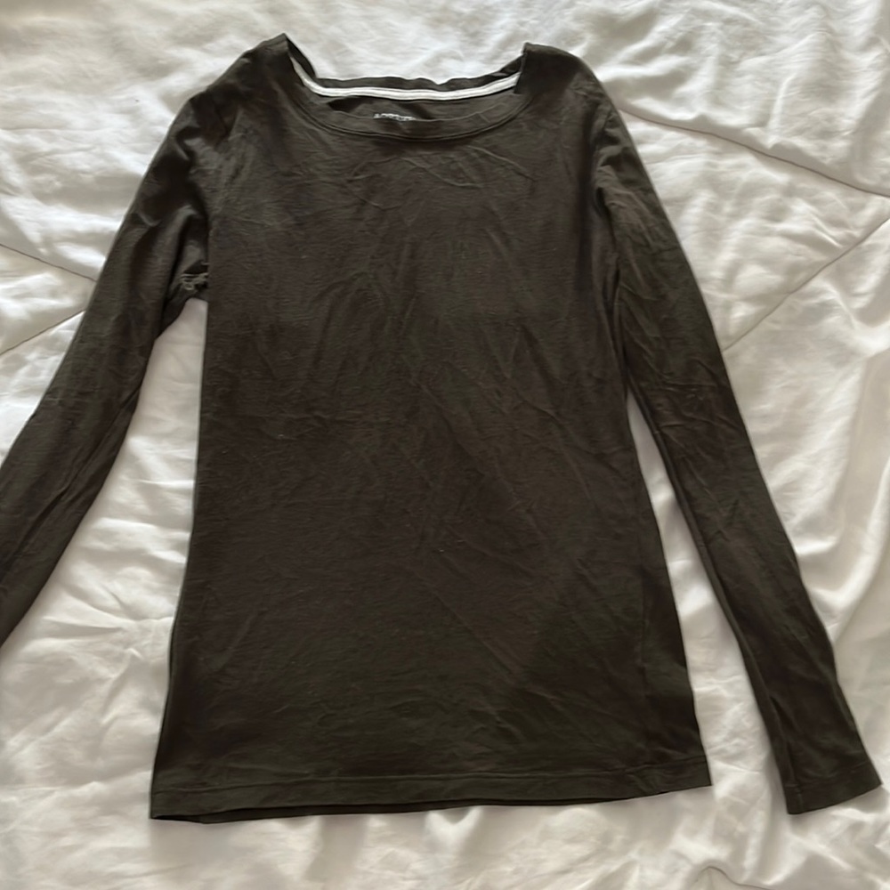 Dark green long sleeve tshirt